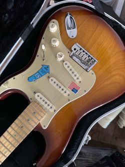 Brand new 2005 Fender American Stratocaster Made in USA + Hard Case