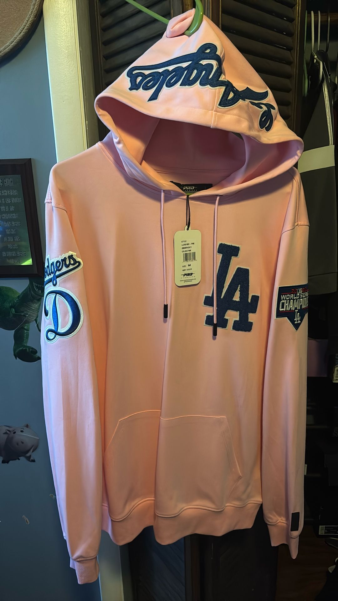 LA Dodger Pro Standards World Champion 2020 Hoodie NWT Medium