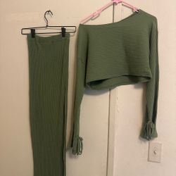Skirts and tops size small like new