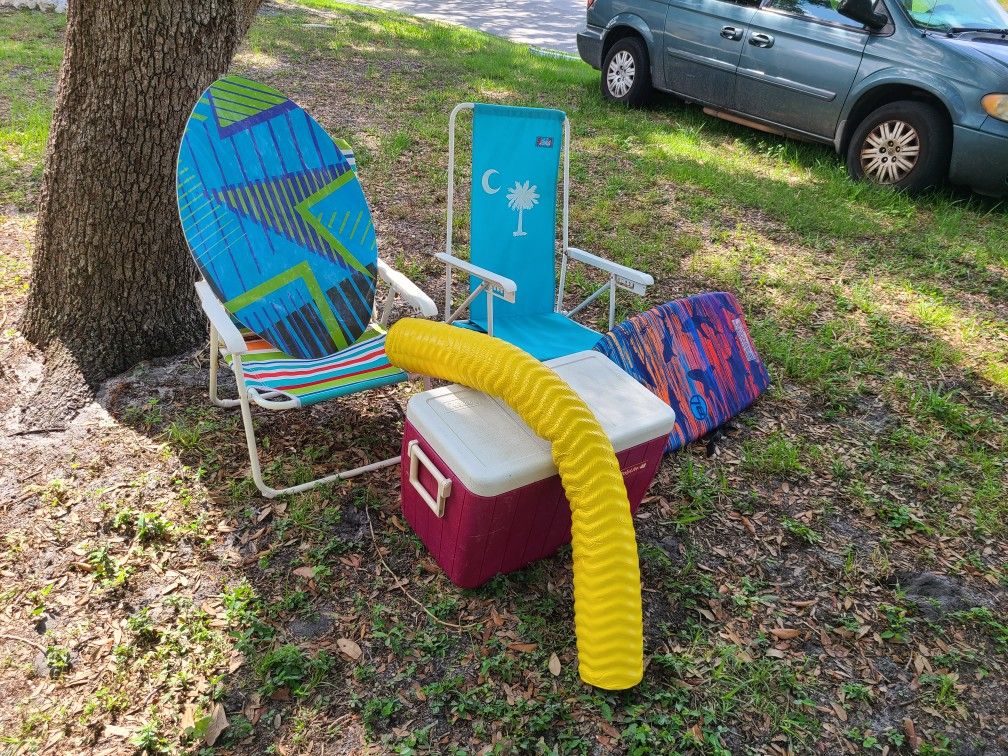 CHEAP CHEAP! CHAIRS / UMBRELLA / BALL / BOARD - ALL $25
