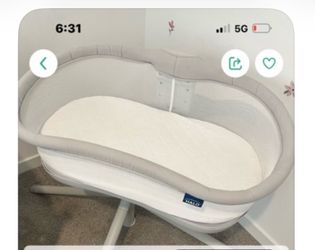 Halo swivel bassinet for sale