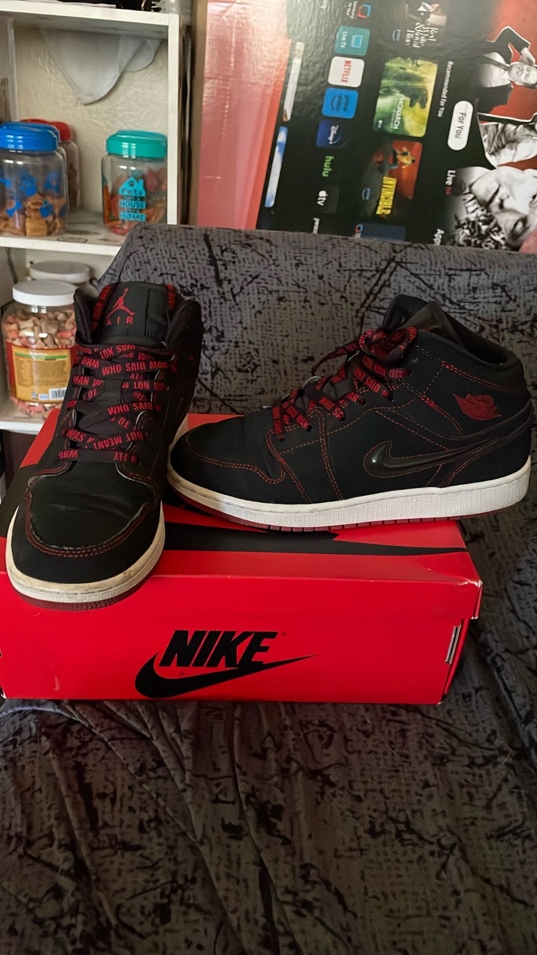 Jordan 1 Mid Fearless (GS) 5.5 y