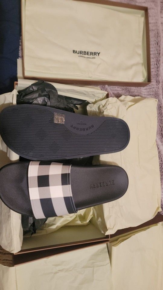 Burberry Slides recipe included