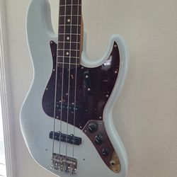 Fender Custom Shop 64 Roasted NOS Jazz Bass - Sonic Blue image 8
Fender Custom Shop 64 Roasted NOS Jazz Bass - Sonic Blue image 9
Fender Custom Shop 6