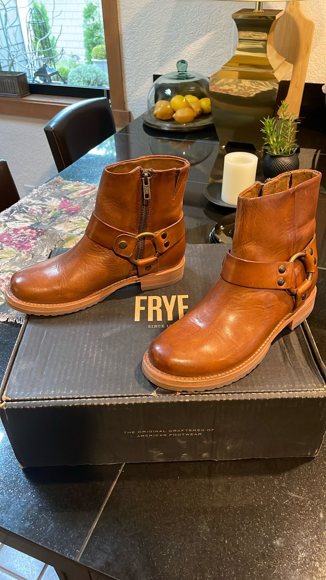 Women’s FRYE Short Boot Size 6.5