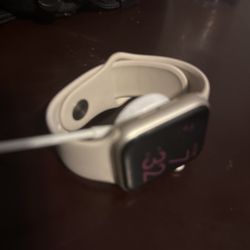 Apple Watch SE And Charger