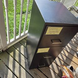 FILING CABINET 