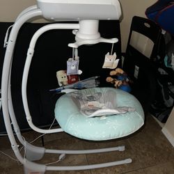 Fisher price baby Raccoon Swing Dual Motion for Sale $40