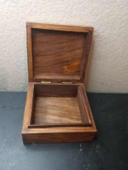 GORGEOUS Carved Sheesham (Rosewood) 5"x5"x2" TREE OF LIFE Trinket Box From India

