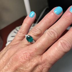 Emerald and Diamond white gold Ring 