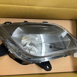BRAND NEW Freightliner Cascadia LED Front Fog Light 18-20 RIGHT