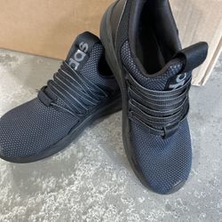 Boys Adidas Size 5 Shoes