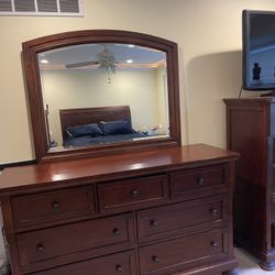 Bedroom Set And Tv Best Offer