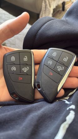 2 OEM 2025 chevy Silverado keys