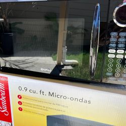 MICROWAVE OVEN 