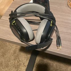 A10 Head Phones 