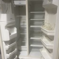 Refrigerator 