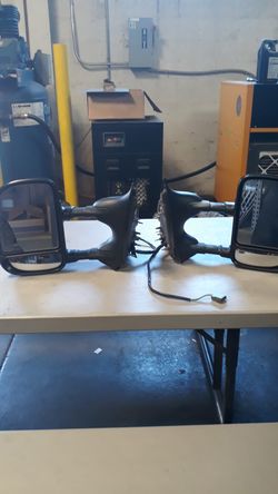 Tow mirrors
