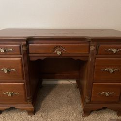 BEAUTIFUL ANTIQUE DESK  