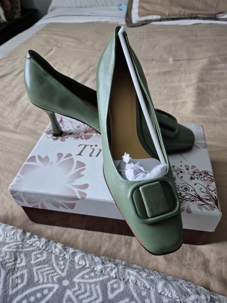 TINACUS GENIUNE LEATHER SIZE 9 NEW High Heels 2.5 ORIGINAL PRICE $139:99
