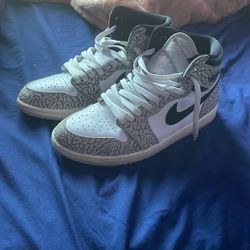 Jordan 1 retro high OG white cement