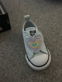Toddler girls converse
