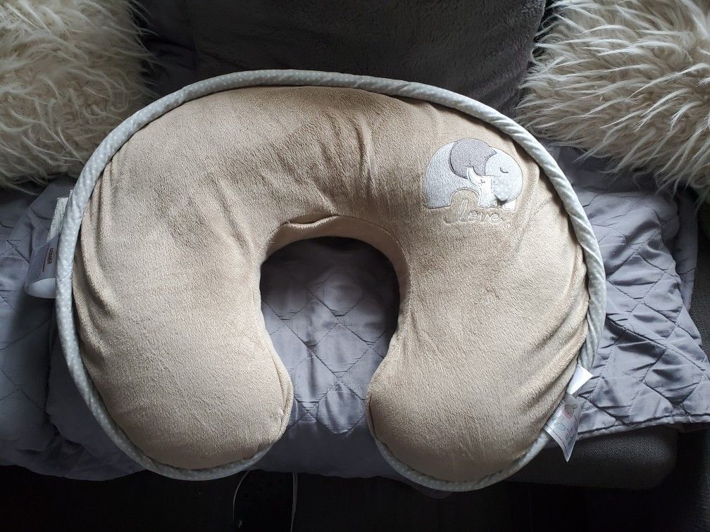 Boppy pillow