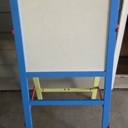 Kid's Easel, Good Condition 
