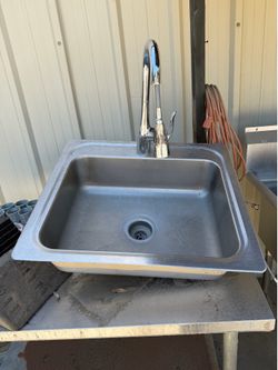 Moen Sink and Faucet