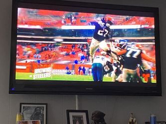 Sharp 60” Tv .