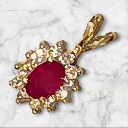 Vintage 10K Yellow Gold 0.20 CT Natural Ruby & Diamond Halo Pendant Necklace