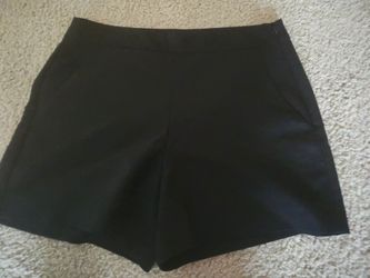 Hallhuber  women shorts. Size S/M. Black.