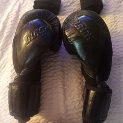 TITLE BLACK 16 OZ  Black Suede 