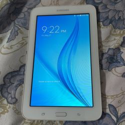 iPad  Samsung T113 Android 4.4.4