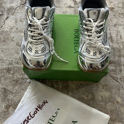 Bottega Veneta Orbits White And Silver 
