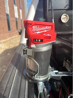 Milwaukee M18 router