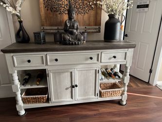 Buffet or Bar