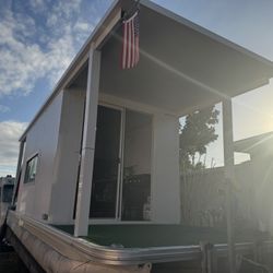 Food Boat Triton 5.7 Volvo Inboard 26’