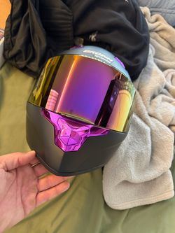 Motorcycle helmet