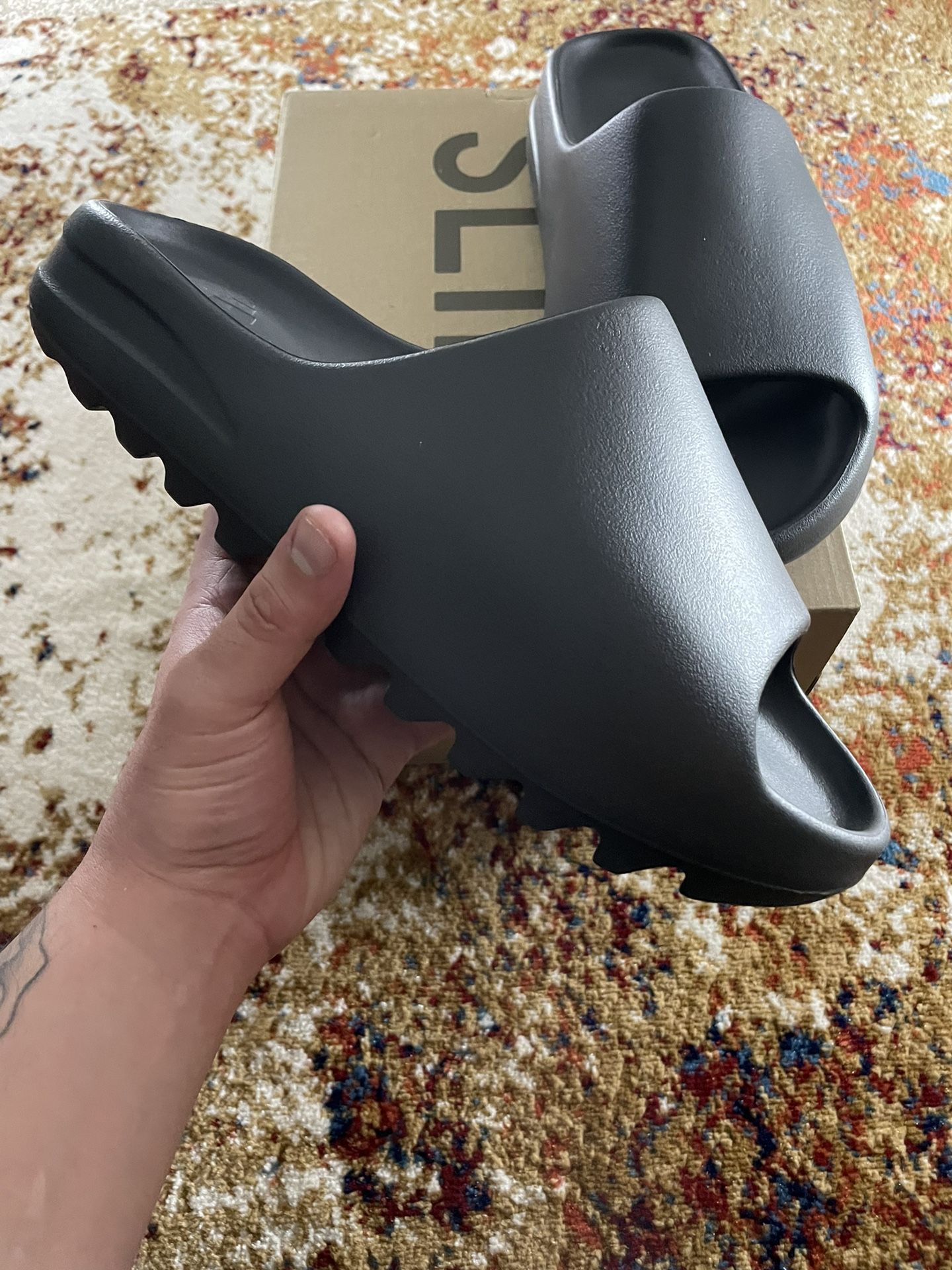 Adidas Yeezy Slide Onyx Og for Sale in Denver, CO - OfferUp