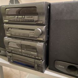 Kenwood Stereo System W/cassette 