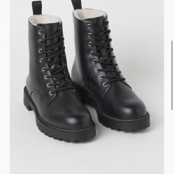 COMBAT BOOTS