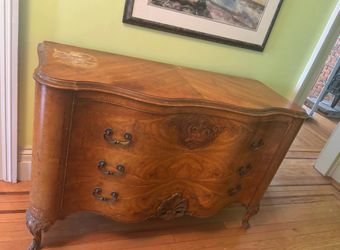 Vintage French Provincial Style Dresser