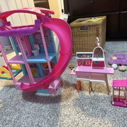 Barbies And Accessories 