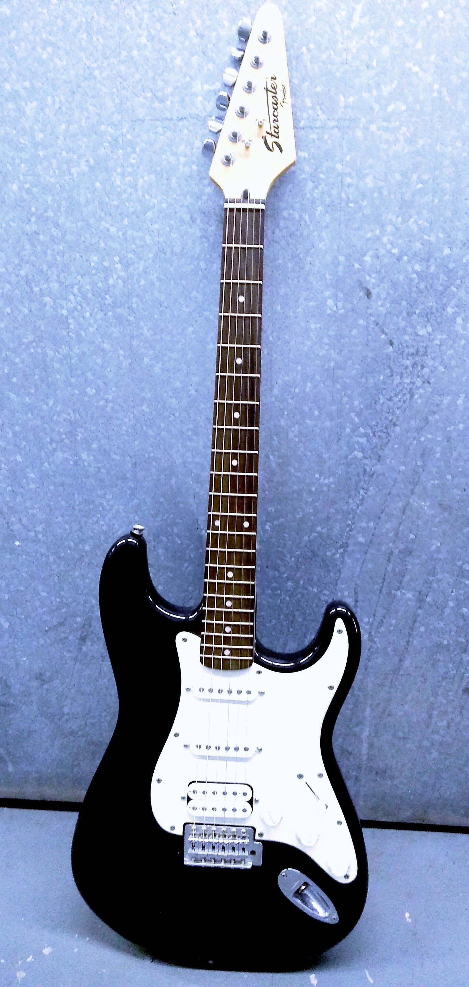 Fender Starcaster 6-String Start Electric Guitar Black White Right Handed Like New!