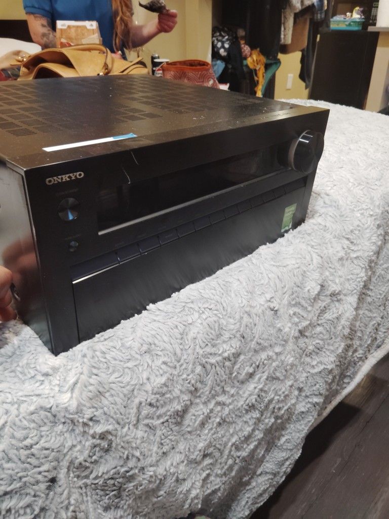 ONKIO AVRECIVER TX-NR818