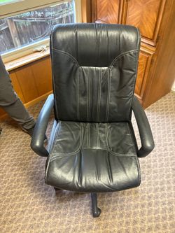Black High-Back Executive Office Chair with Contrast Stitching