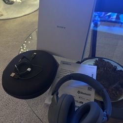 Sony WH-XB910N Wireless Noise Canceling Over-the-Ear Headphones in gray