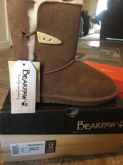 2y New Bearpaw never worn
