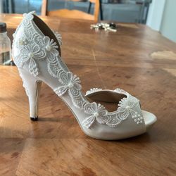White Pumps 6.5 